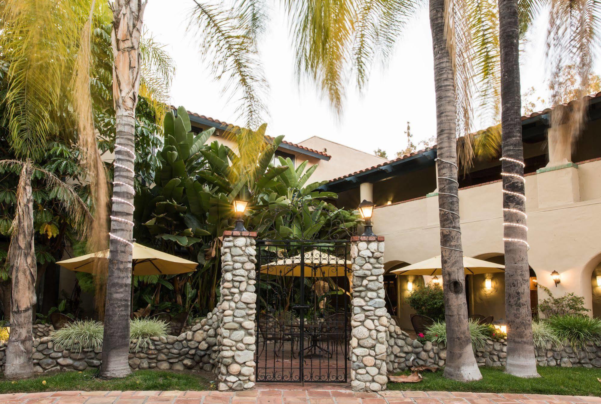 Vanllee Hotel Covina Luaran gambar